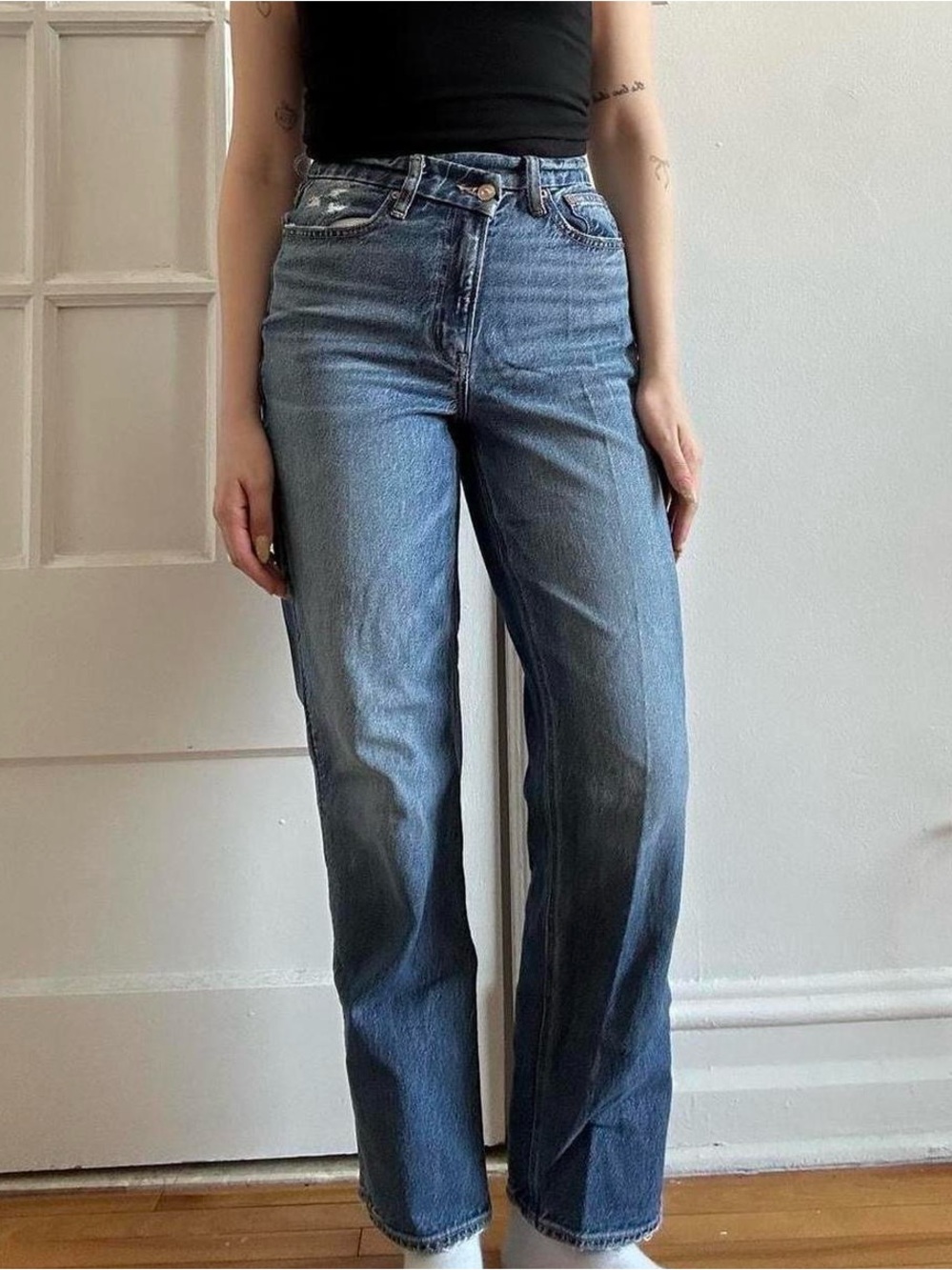 Size 2 ‘Curvy 90s Straight’ American Eagle Jeans